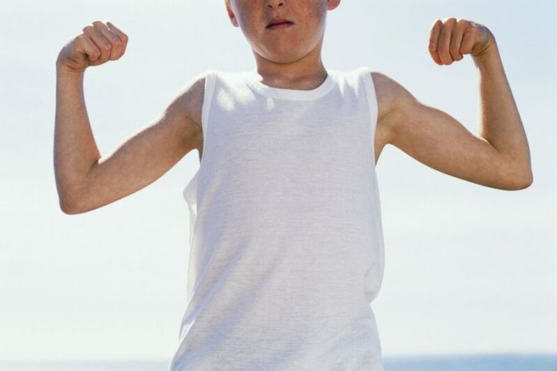 青少年时期和14岁时阴茎严重增大